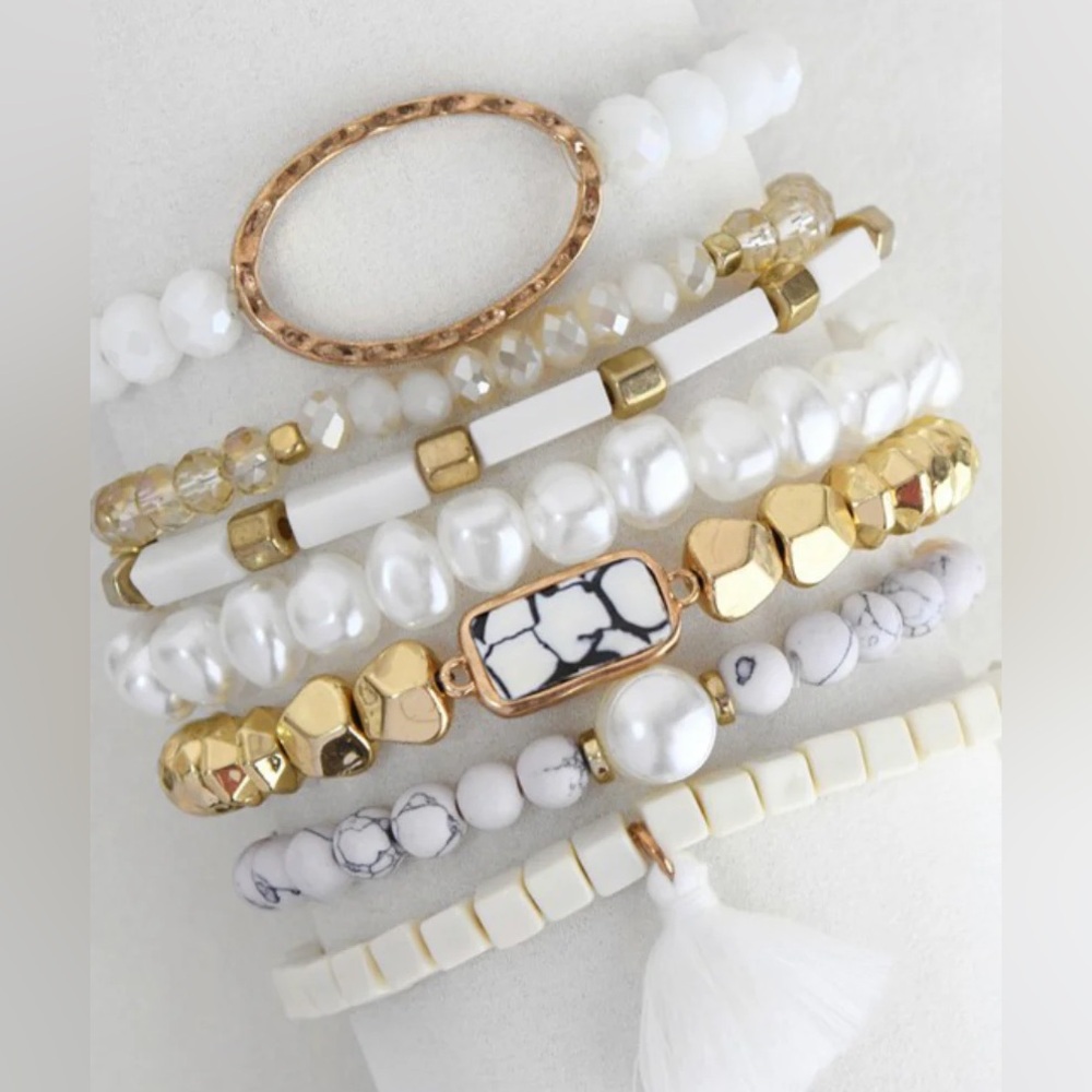 NWT Beaded Bracelet Set